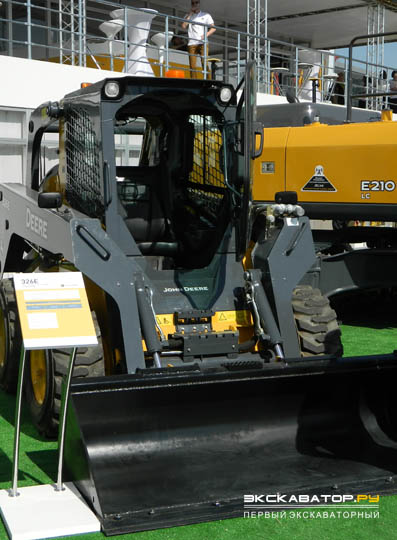 ������� �� John Deere - ����-��������� 326E