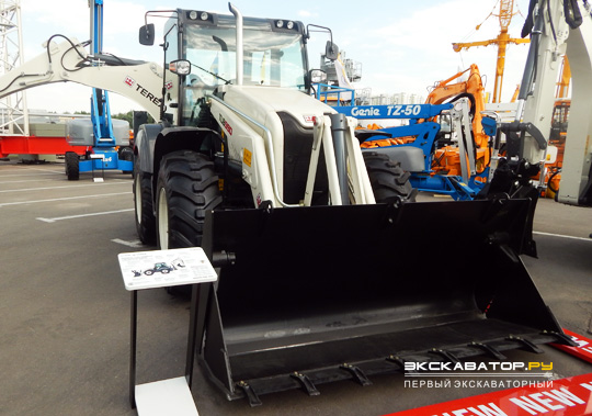 ����������-��������� Terex TLB 990